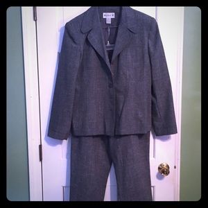 Fully lined pant suit